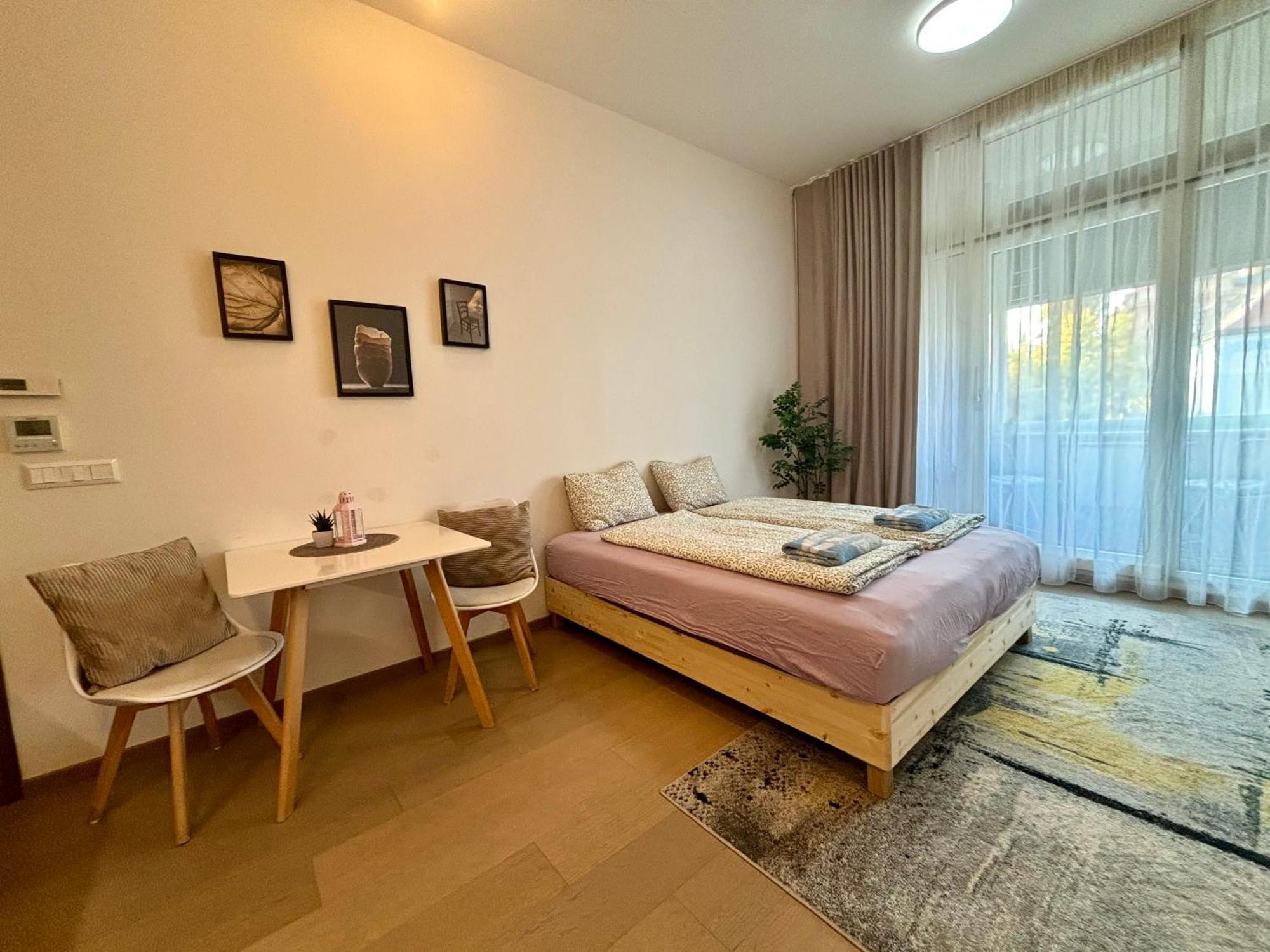 New, Beautiful Apt With Parking In Best Location! Bratislava Exterior photo